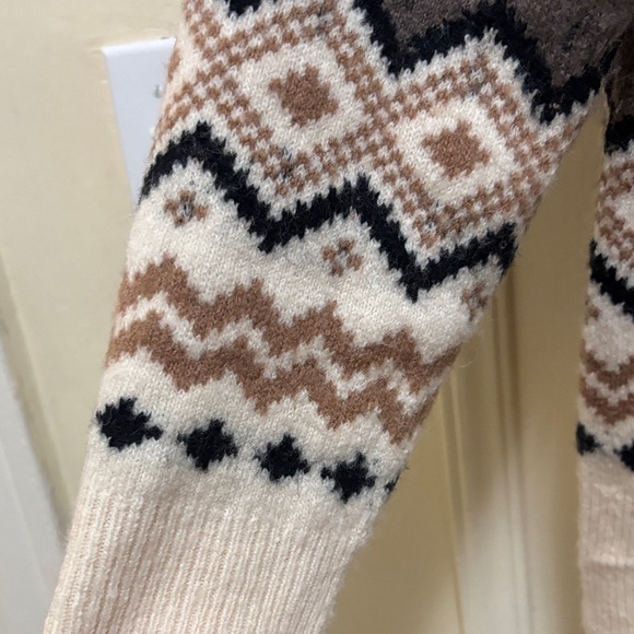 J. Crew Fair Isle Merino Blend
Cardigan Nordic - Picture 9 of 12